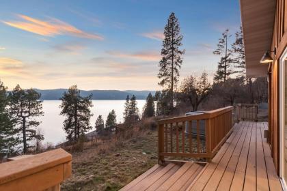 Lakefront Gem with Hot tub and Views - image 18