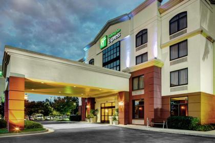 Holiday Inn Express Richmond Airport an IHG Hotel