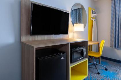 Days Inn by Wyndham Sandusky Cedar Point - image 13