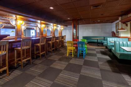 Days Inn by Wyndham Sandusky Cedar Point - image 2