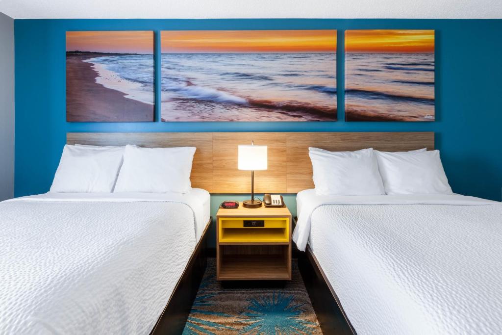 Days Inn by Wyndham Sandusky Cedar Point - image 3