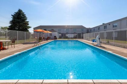 Days Inn by Wyndham Sandusky Cedar Point - image 5