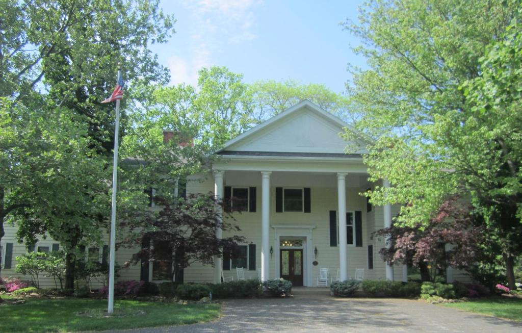 Farrell House Lodge at Sunnybrook Trout Club - main image