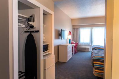 Cedar Point Hotel Breakers - image 13