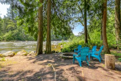 Bob's Riverfront Retreat - image 14