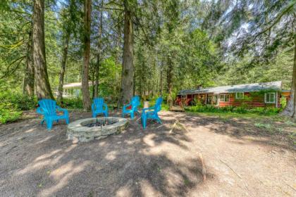 Bob's Riverfront Retreat - image 3