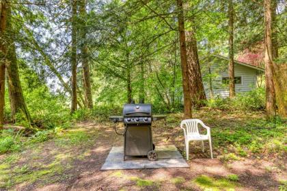 Bob's Riverfront Retreat - image 8