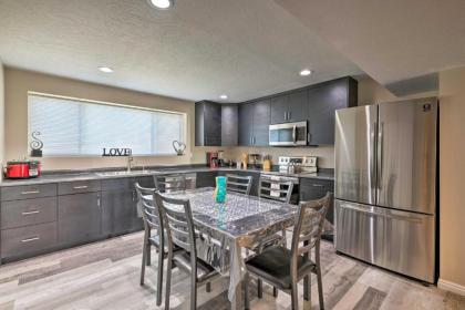 Pet-Friendly Sandy Abode - 14 Mi to Snowbird! - image 2