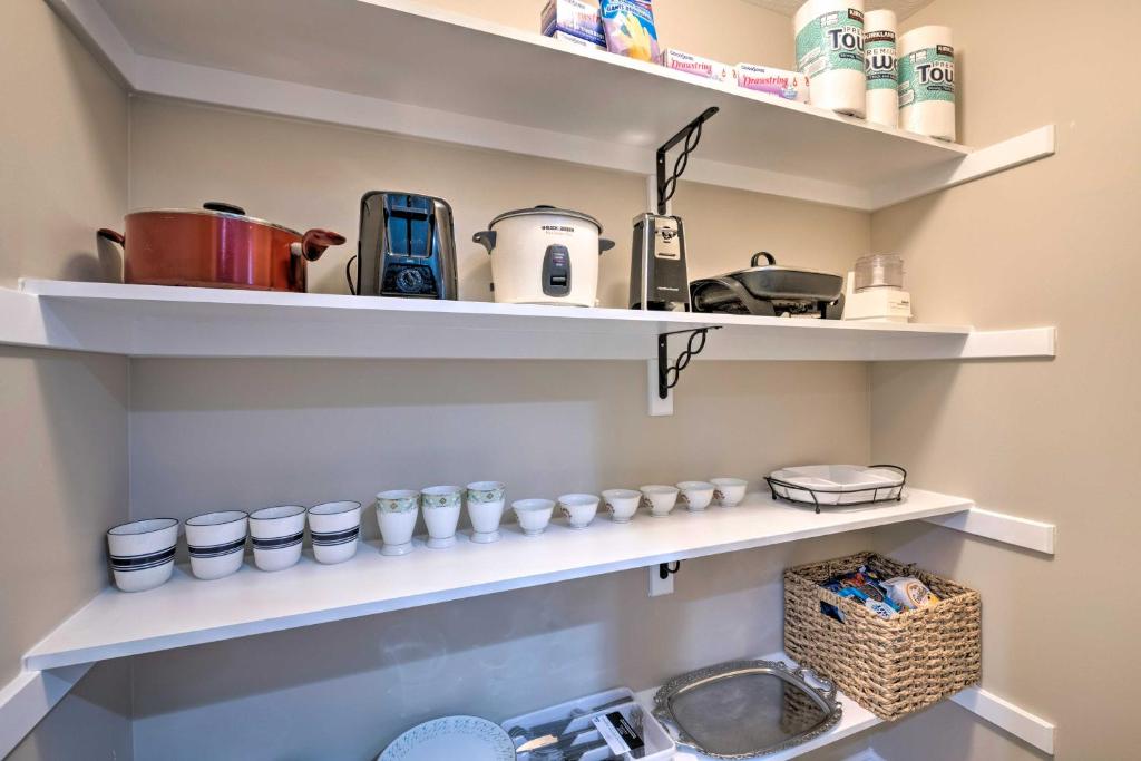 Pet-Friendly Sandy Abode - 14 Mi to Snowbird! - image 7