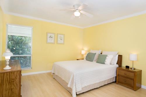 Bay Breeze Cottage-Captiva Shores 3A - image 2