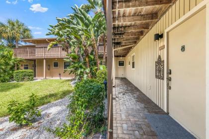 Quiet resort condo on Sanibel's secluded west end - Blind Pass A105