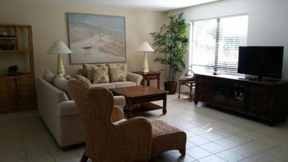 Hidden gem resort condo by Bowmans Beach   Blind Pass C110