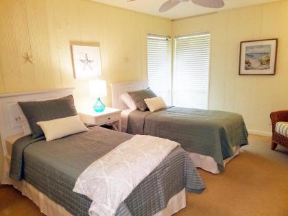 Enjoy sunsets and shelling at resort condo with family - Blind Pass C209 - image 3