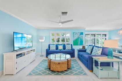 Hidden gem resort condo close to Bowmans   Blind Pass D105