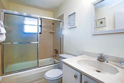 Secluded beach condo on award-winning Bowman's Beach - Blind Pass D201 - image 17