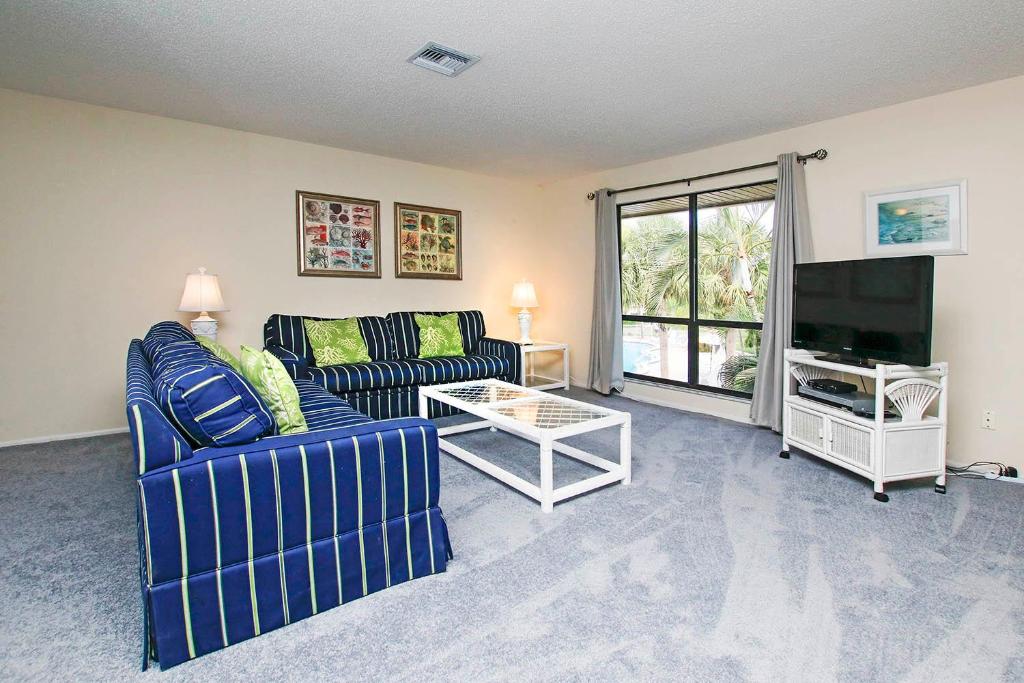 Secluded beach condo on award-winning Bowman's Beach - Blind Pass D201 - image 3