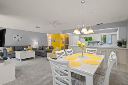 Quiet spacious resort condo near Bowmans Beach - Blind Pass E109 - image 4