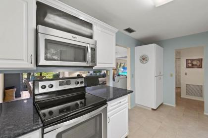 Blind Pass Condo E110 on beautiful Sanibel Island - image 11
