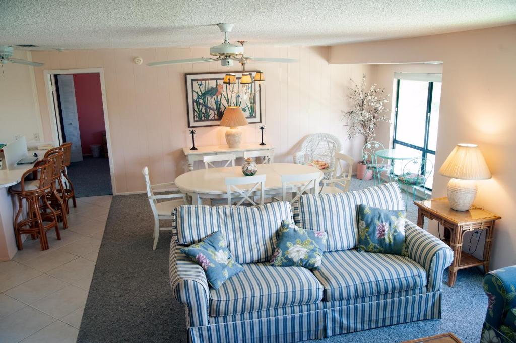 Blind Pass Condo E210 on beautiful Sanibel Island - image 2