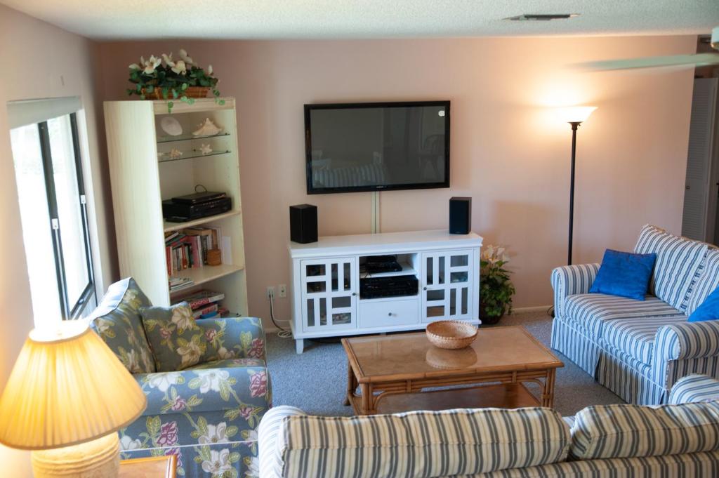 Blind Pass Condo E210 on beautiful Sanibel Island - image 3