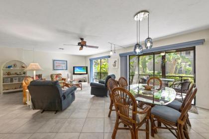 Family style beach condo near famous Bowman's Beach - Blind Pass F102