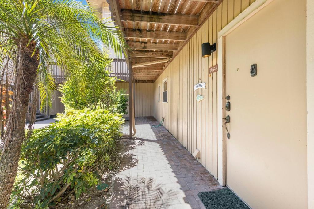 Secluded beach resort condo ready for family getaway - Blind Pass F108 - main image