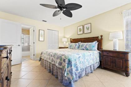 Secluded beach resort condo ready for family getaway - Blind Pass F108 - image 10