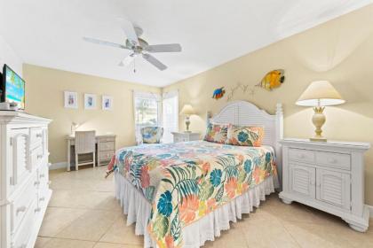 Secluded beach resort condo ready for family getaway - Blind Pass F108 - image 13