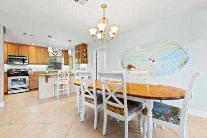 Secluded beach resort condo ready for family getaway - Blind Pass F108 - image 4
