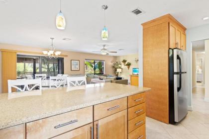 Secluded beach resort condo ready for family getaway - Blind Pass F108 - image 8