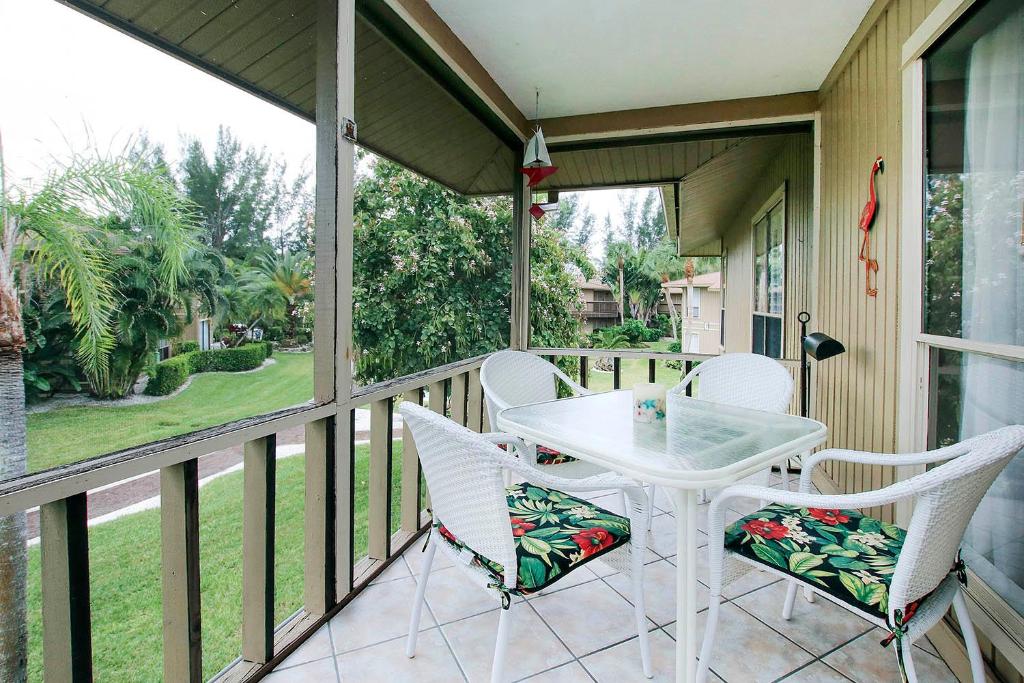 Sunsets & shelling on Sanibel perfect for family - Blind Pass F203 - image 4