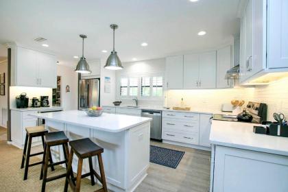Sunsets & shelling on Sanibel perfect for family - Blind Pass F203 - image 5