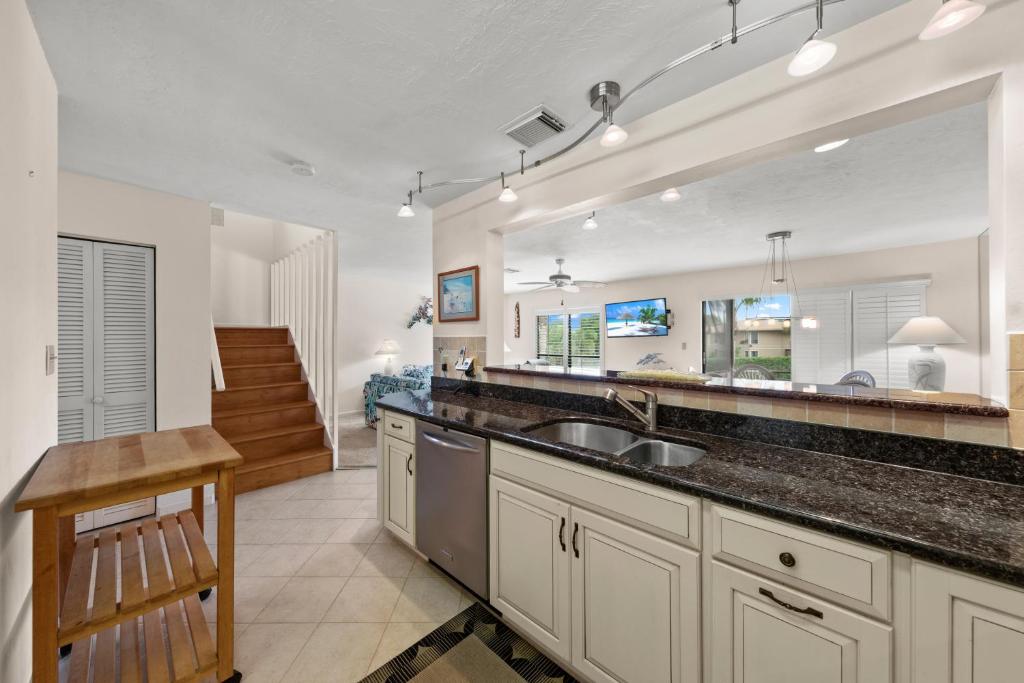 Blind Pass Condo F204 on beautiful Sanibel Island - image 7
