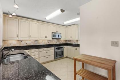 Blind Pass Condo F204 on beautiful Sanibel Island - image 8