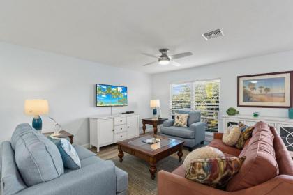 Sunsets & shelling at resort condo perfect for family - Blind Pass F207 - image 8
