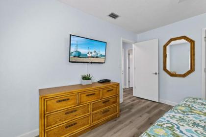 Sunsets & shelling at resort condo perfect for family - Blind Pass F207 - image 9