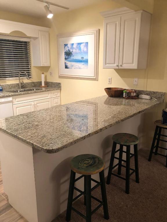 Blind Pass Condo F208 on beautiful Sanibel Island - image 4