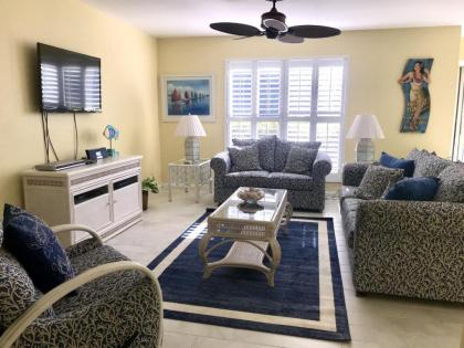 Quiet beach resort condo on famous Bowmans Beach   Blind Pass G103