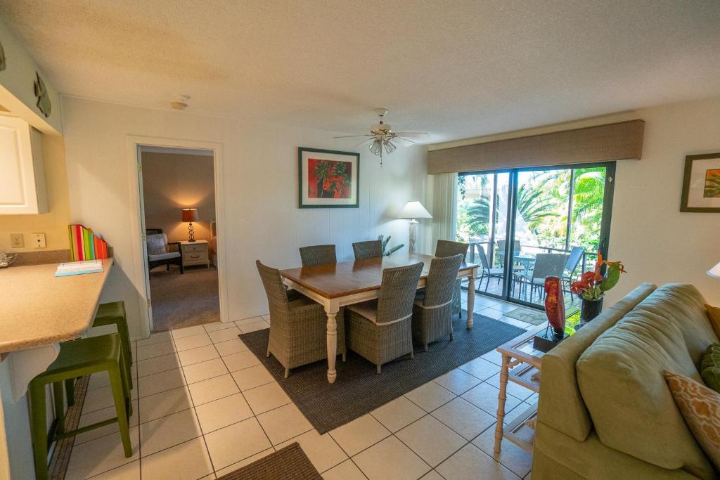 Family style beach resort condo on quiet west end A104 - image 6