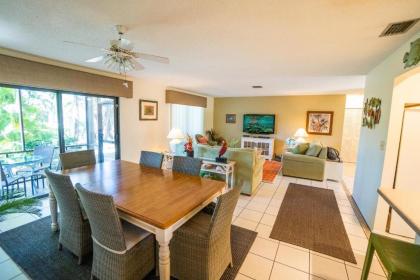 Family style beach resort condo on quiet west end A104 - image 9