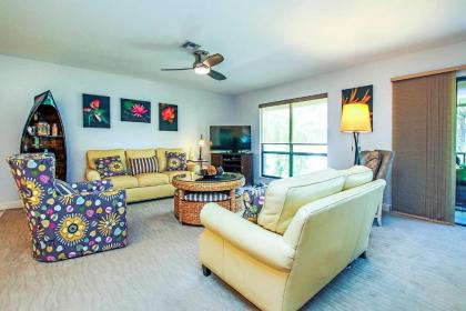 Beach resort condo near world renowned Bowmans Beach - Blind Pass B202