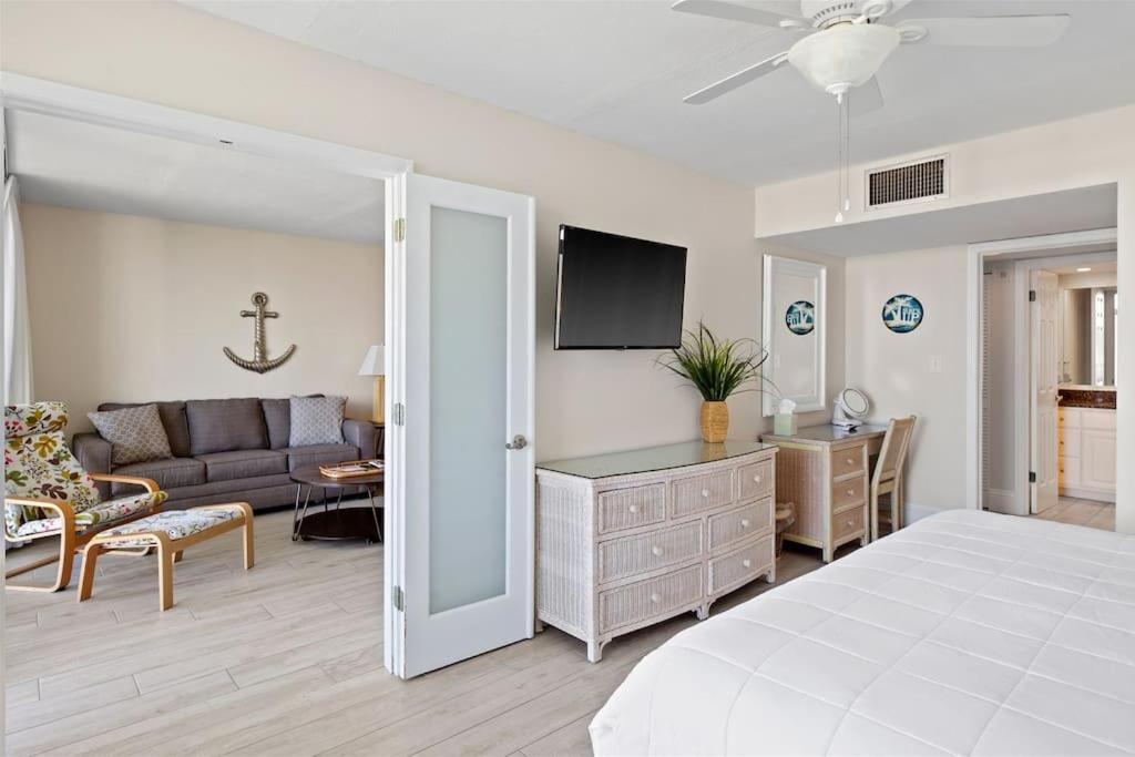 Beautiful Residence at Sundial Sanibel Steps to Beach with Great Amenities - main image