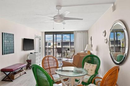 Beautiful Residence at Sundial Sanibel Steps to Beach with Great Amenities - image 10