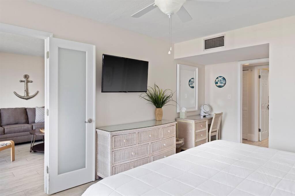 Beautiful Residence at Sundial Sanibel Steps to Beach with Great Amenities - image 5