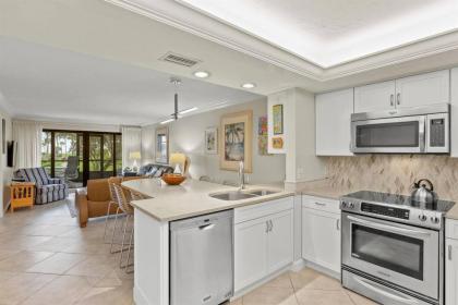 Exclusive Oceanfront Pointe Santo Residence - image 9