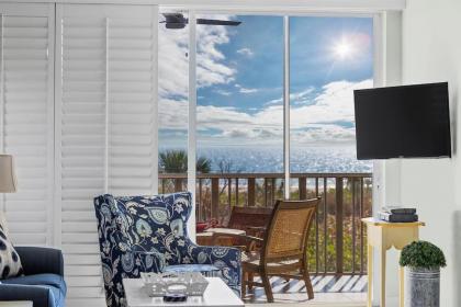 Exquisite Beachfront Residence at SIBC with Bikes Sanibel Florida