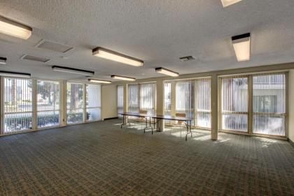 Motel 6-Santa Ana CA - Irvine - Orange County Airport - image 13