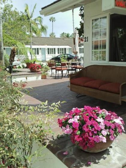 Marina Beach Motel - image 5