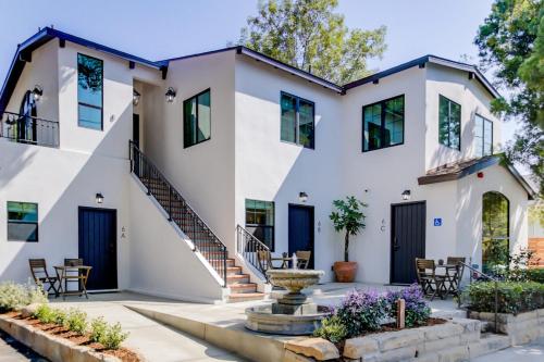 Casa Valerio Unit 6C-Boutique Suite in Downtown Santa Barbara - main image