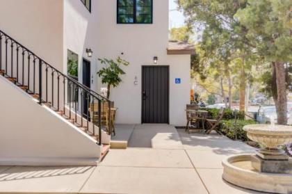 Casa Valerio Unit 6C-Boutique Suite in Downtown Santa Barbara - image 4